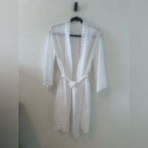 Elegant Women’s White Eyelet Lace Belted Cotton Robe Size M